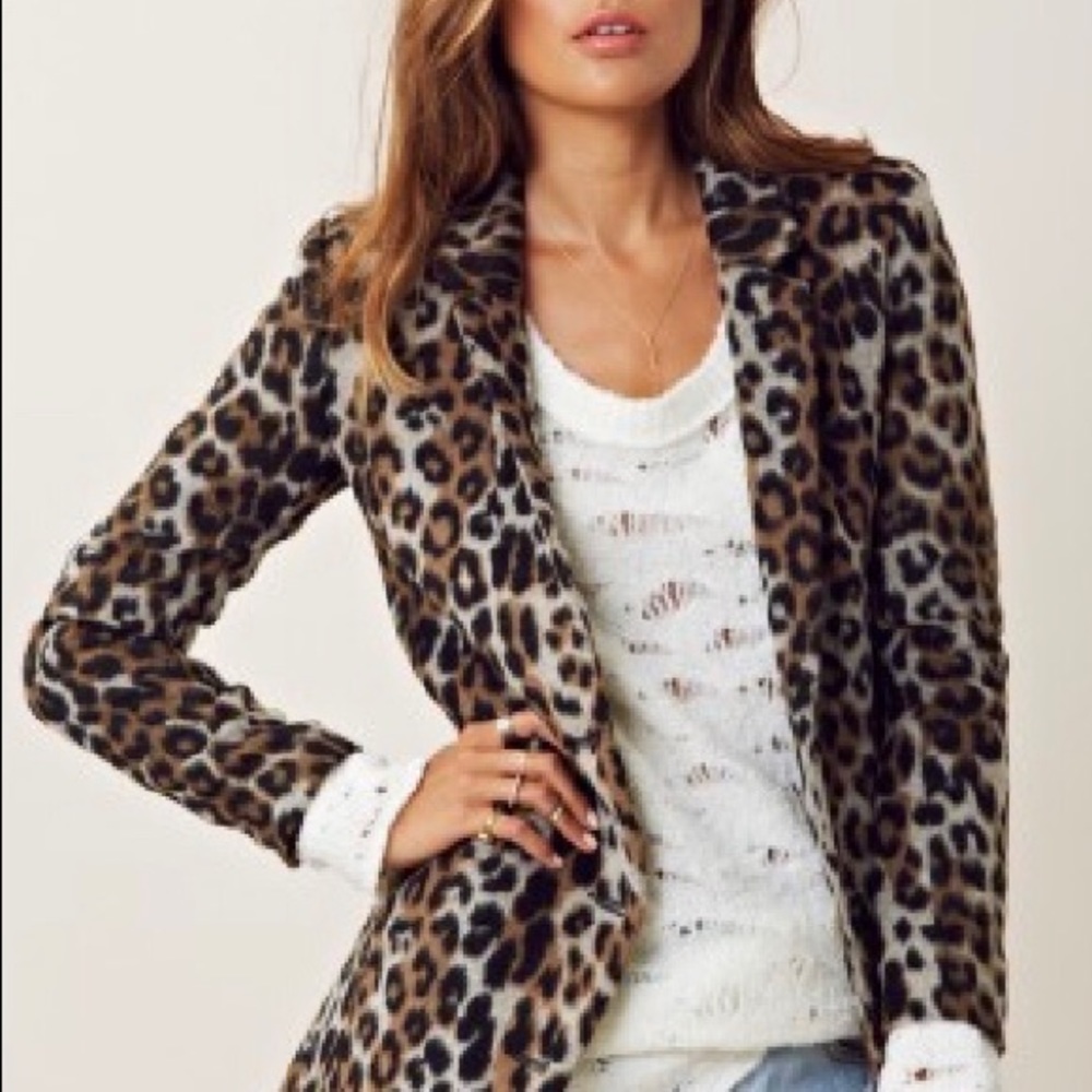 Sold out. BB Dakota size M Hazel leopard coat. New